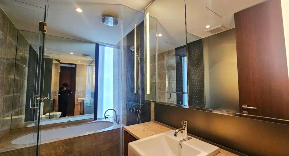 Condo en alquiler de 2 habitaciones en Pathum Wan, Bangkok