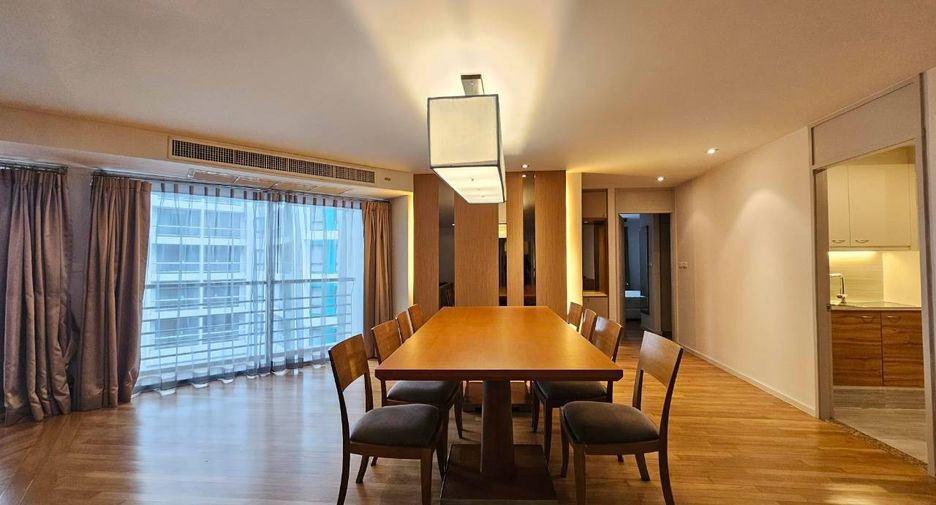 For rent 4 bedrooms condo in Yan Nawa, Bangkok
