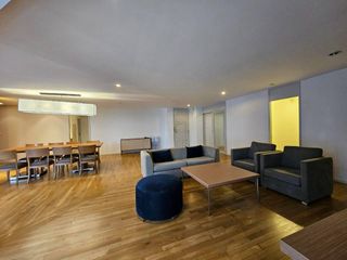For rent 4 bedrooms condo in Yan Nawa, Bangkok