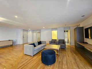 For rent 4 bedrooms condo in Yan Nawa, Bangkok