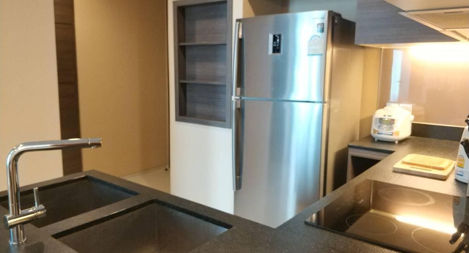 For rent 2 bedrooms condo in Khlong Toei, Bangkok