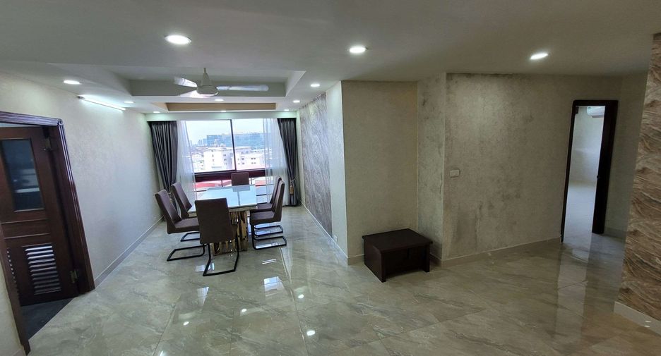 For rent 3 ベッドルーム condo in Khlong Toei, Bangkok