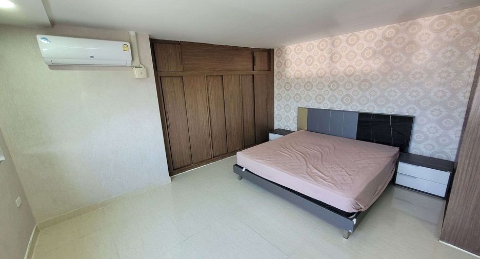 For rent 3 ベッドルーム condo in Khlong Toei, Bangkok