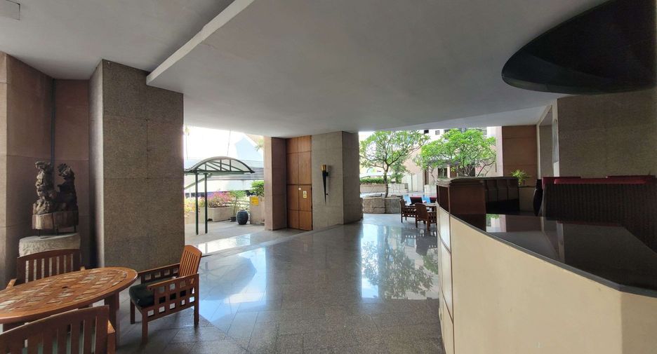 For rent 3 ベッドルーム condo in Khlong Toei, Bangkok