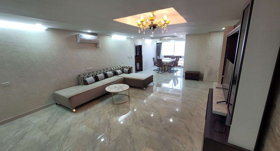 For rent 3 ベッドルーム condo in Khlong Toei, Bangkok