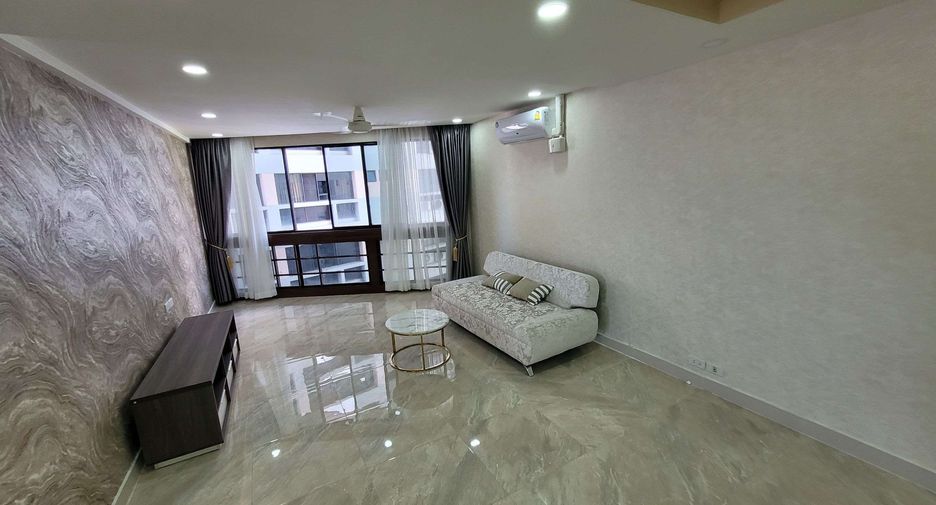 For rent 3 ベッドルーム condo in Khlong Toei, Bangkok