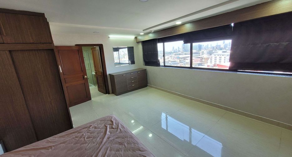 For rent 3 ベッドルーム condo in Khlong Toei, Bangkok