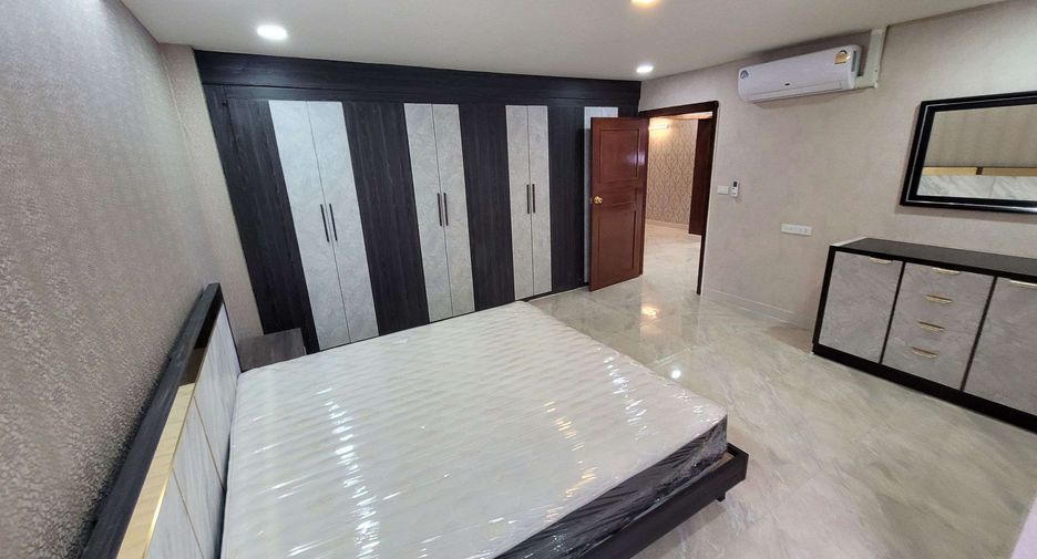 For rent 3 ベッドルーム condo in Khlong Toei, Bangkok