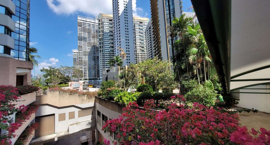 For rent 3 ベッドルーム condo in Khlong Toei, Bangkok