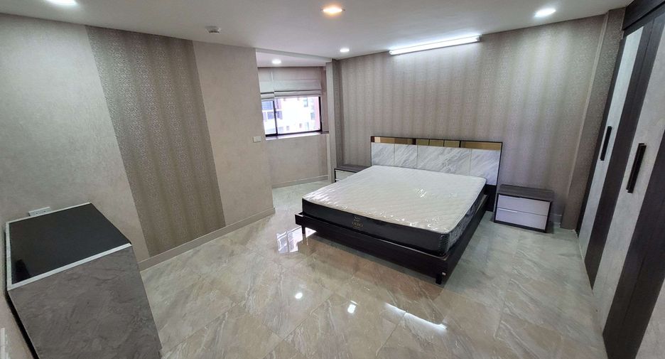 For rent 3 ベッドルーム condo in Khlong Toei, Bangkok