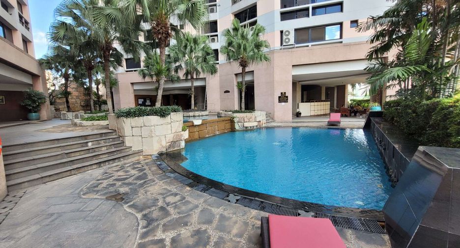 For rent 3 ベッドルーム condo in Khlong Toei, Bangkok