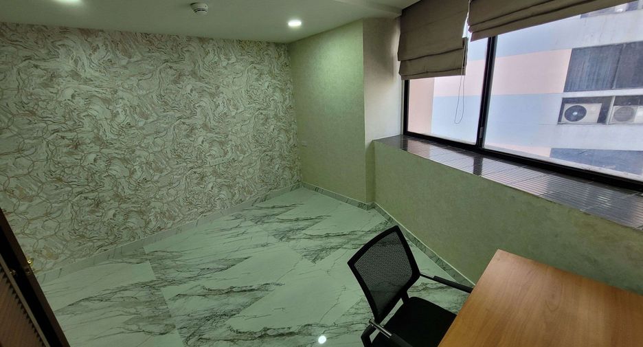 For rent 3 ベッドルーム condo in Khlong Toei, Bangkok