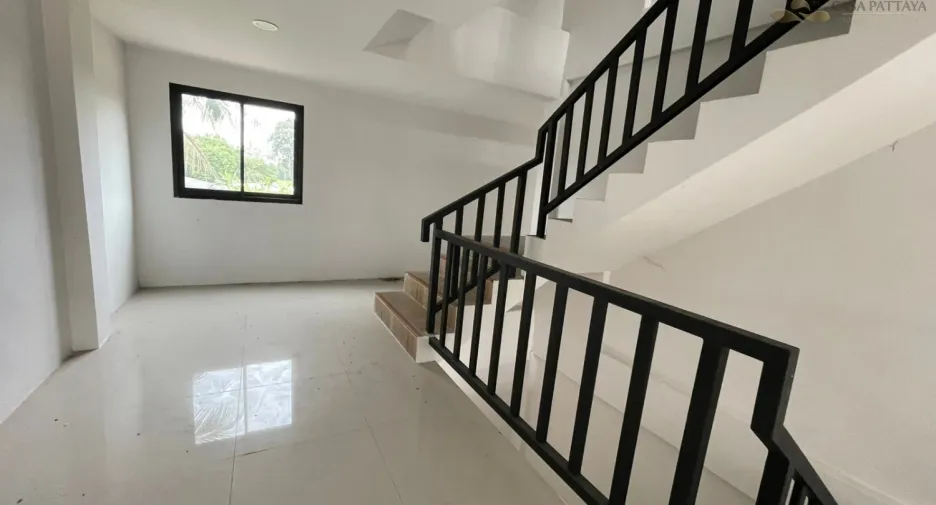 For sale 4 bedrooms retail Space in Bang Lamung, Chonburi