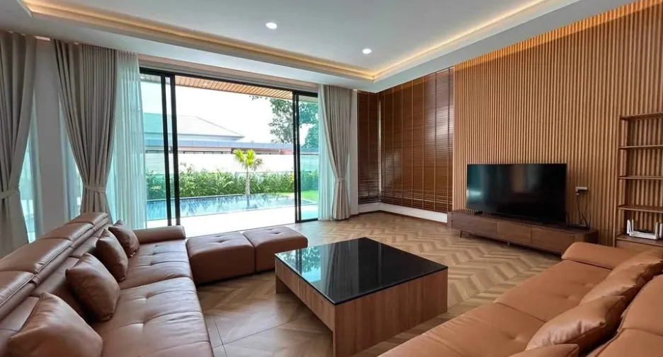 À louer 5 chambres villa à Bang Lamung, Chonburi