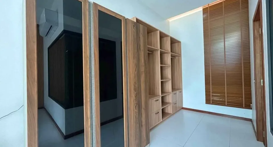 À louer 5 chambres villa à Bang Lamung, Chonburi