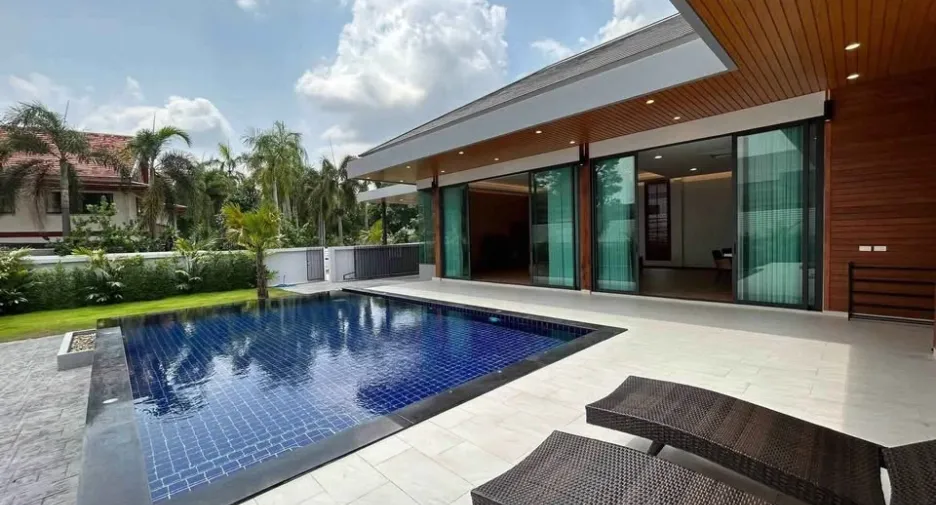 À louer 5 chambres villa à Bang Lamung, Chonburi