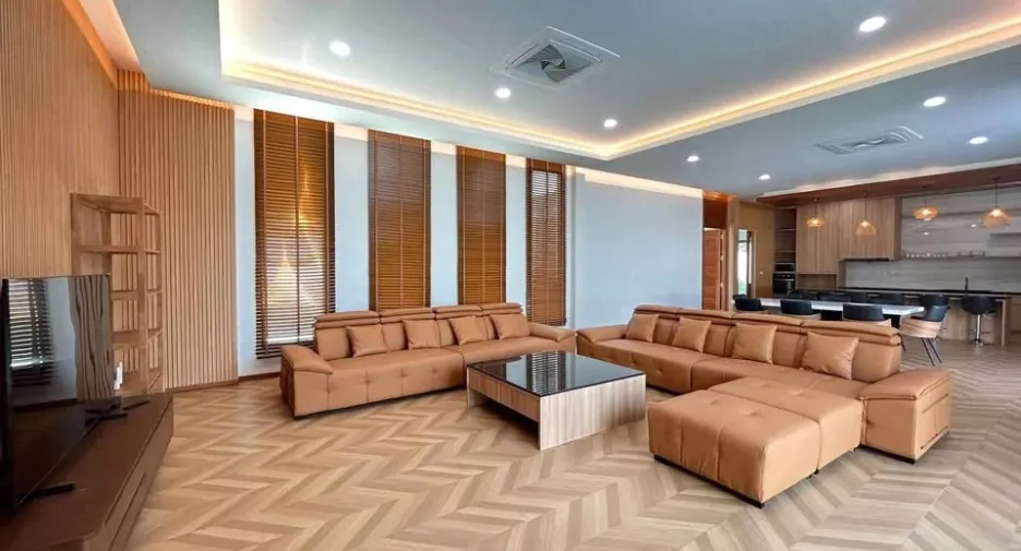 À louer 5 chambres villa à Bang Lamung, Chonburi
