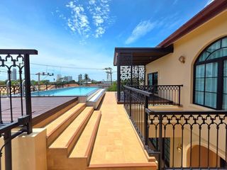 Villa en venta de 5 habitaciones en Bang Lamung, Chonburi