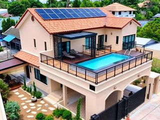 Villa en venta de 5 habitaciones en Bang Lamung, Chonburi