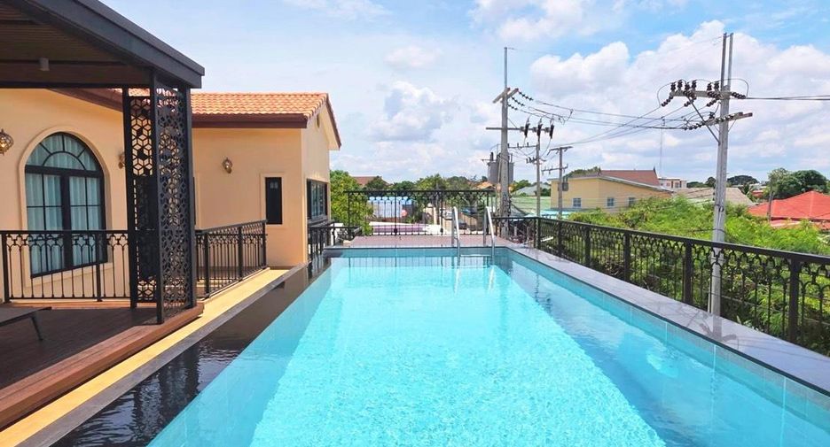 For sale 5 bedrooms villa in Bang Lamung, Chonburi
