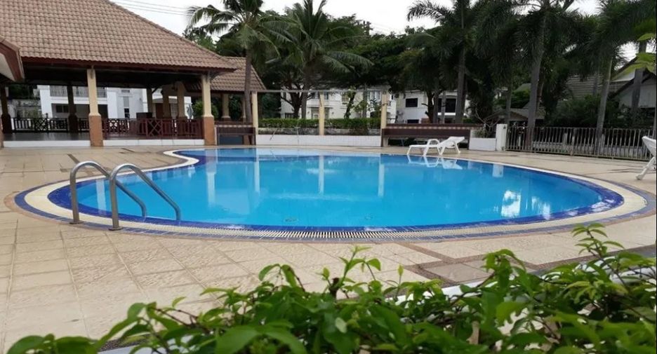 For sale 4 bedrooms villa in Bang Lamung, Chonburi