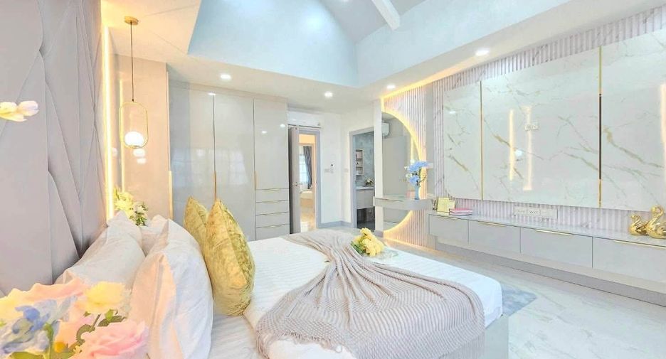 For sale 4 bedrooms villa in Bang Lamung, Chonburi