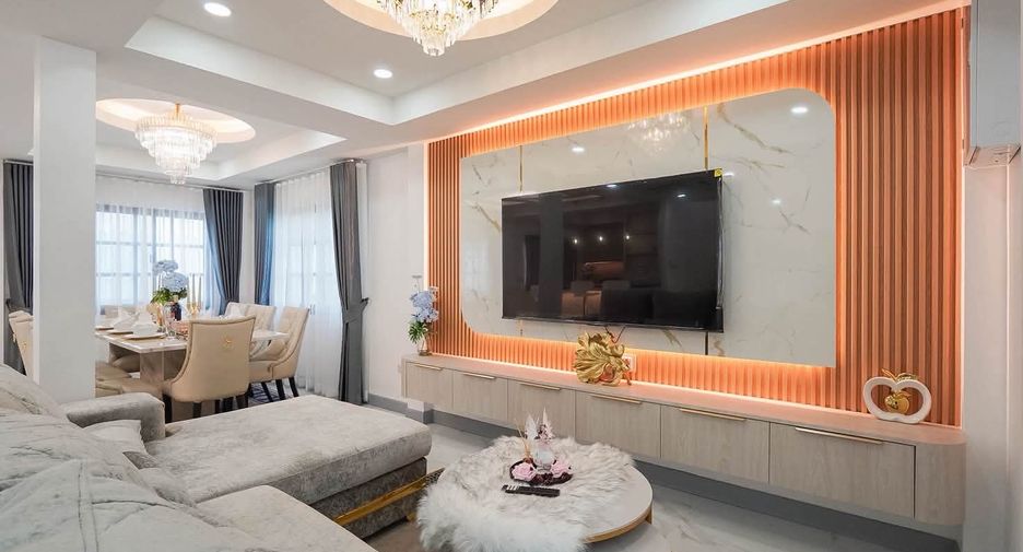 For sale 4 bedrooms villa in Bang Lamung, Chonburi