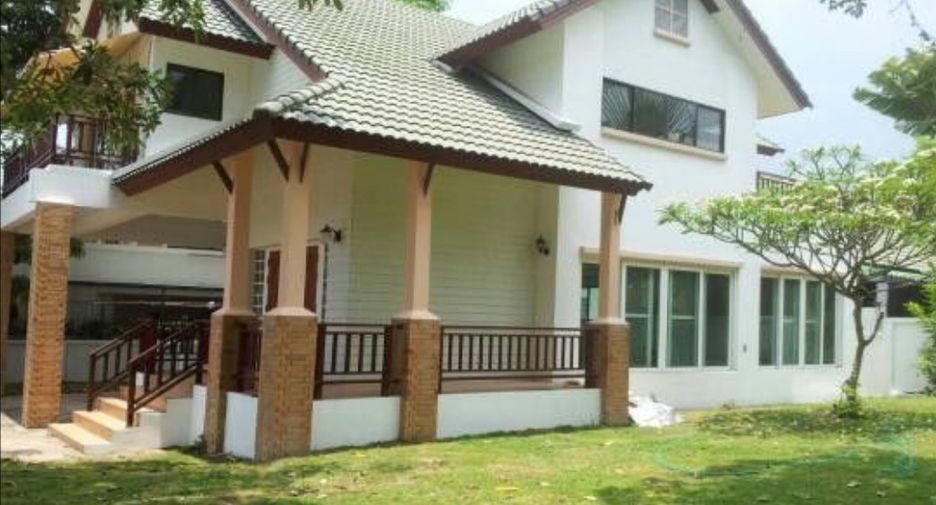 For sale 4 bedrooms villa in Bang Lamung, Chonburi