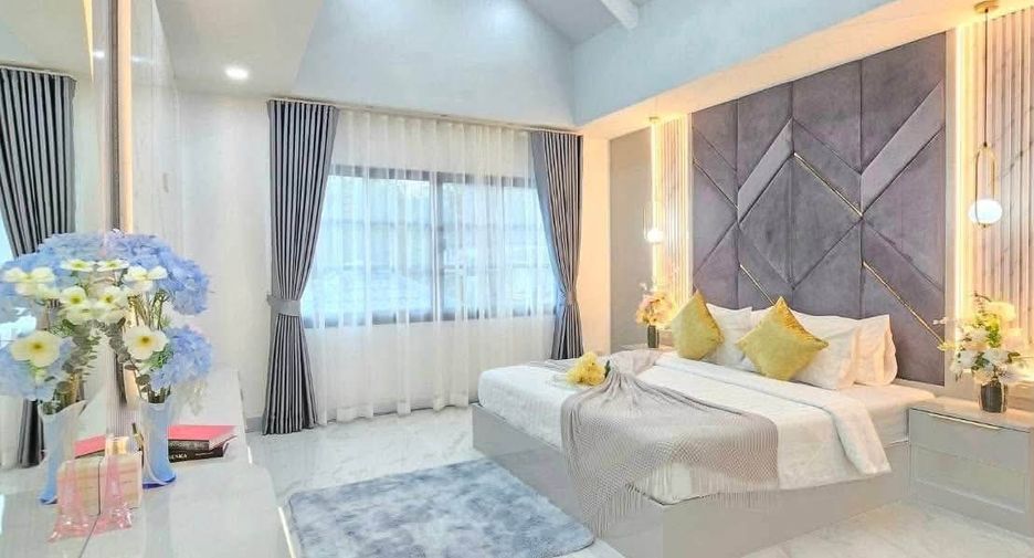 For sale 4 bedrooms villa in Bang Lamung, Chonburi