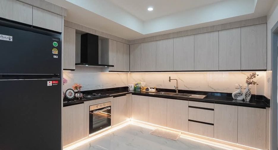For sale 4 bedrooms villa in Bang Lamung, Chonburi