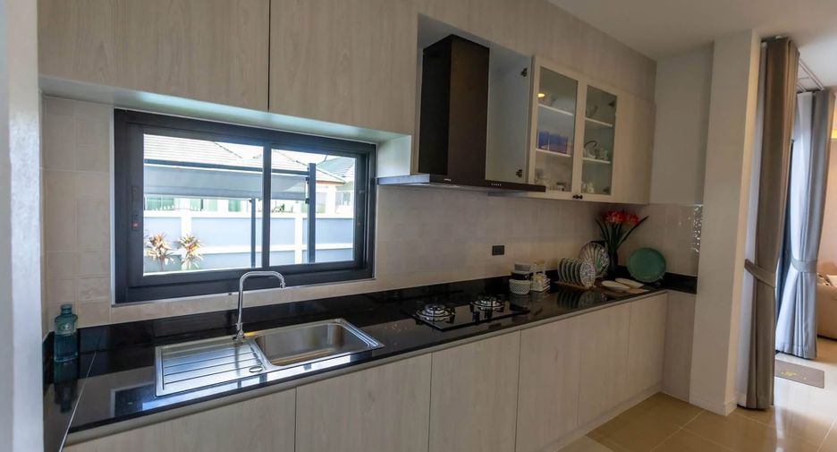 For sale 3 bedrooms villa in Bang Lamung, Chonburi