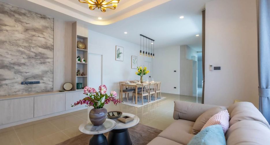 For sale 3 bedrooms villa in Bang Lamung, Chonburi
