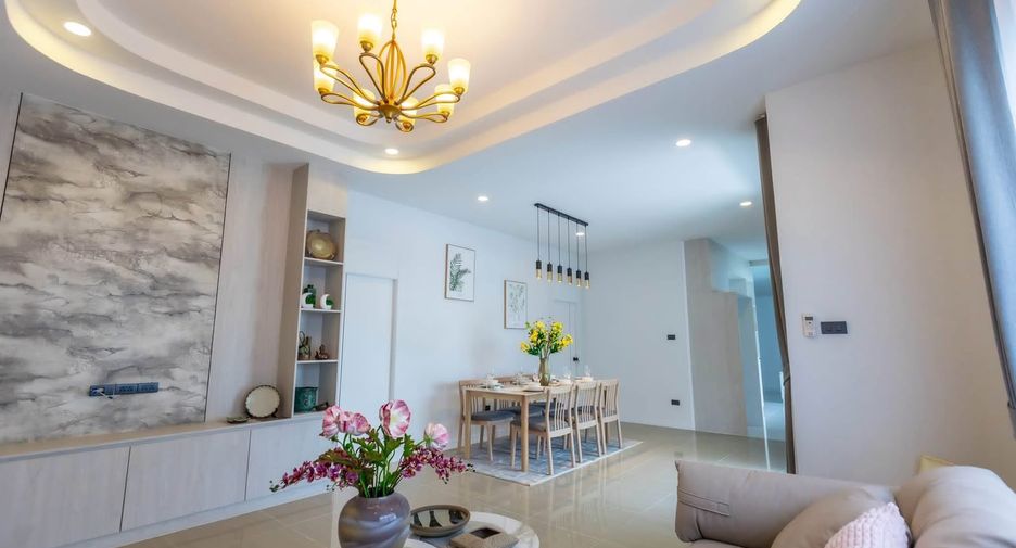 For sale 3 bedrooms villa in Bang Lamung, Chonburi