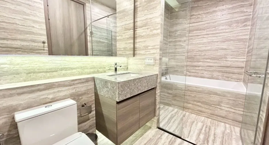 Condo en alquiler de 1 habitaciones en Khlong Toei, Bangkok