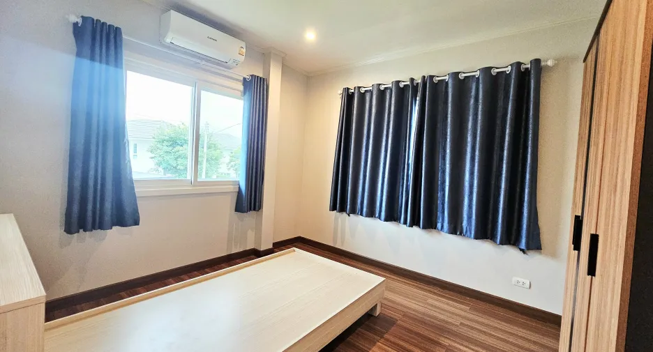 For rent 4 bedrooms house in Mueang Chiang Rai, Chiang Rai
