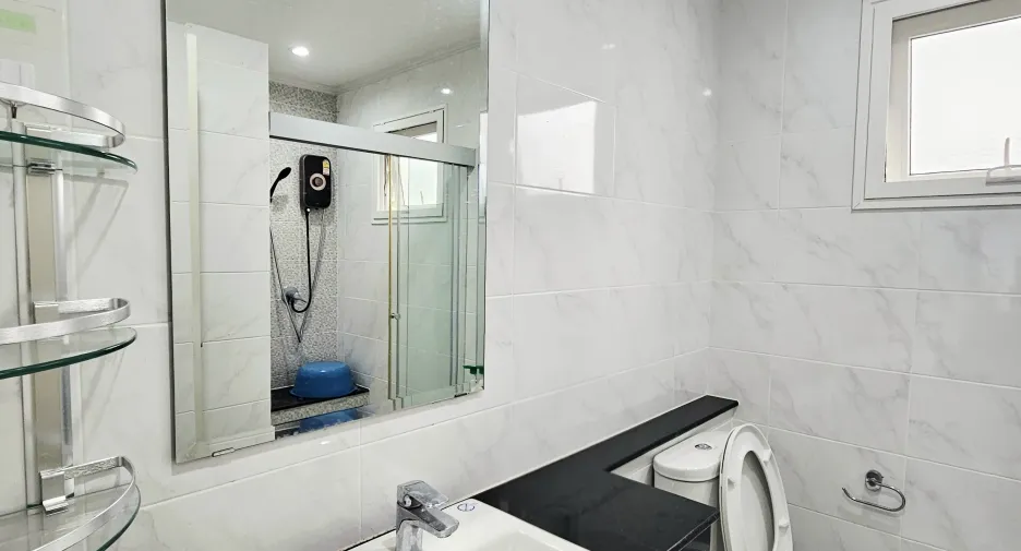 For rent 4 bedrooms house in Mueang Chiang Rai, Chiang Rai