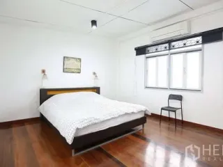 Büro zur Miete mit 5 Zimmer in Khlong Toei, Bangkok
