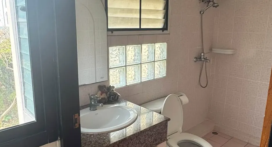 Büro zur Miete mit 8 Zimmer in Watthana, Bangkok