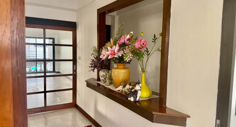 Büro zur Miete mit 8 Zimmer in Watthana, Bangkok
