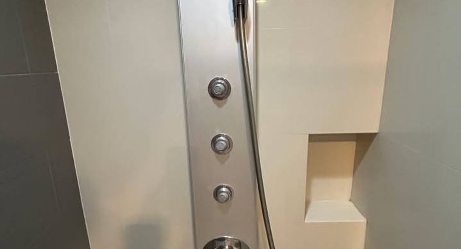 À vendre 1 chambre condo à Khlong Toei, Bangkok