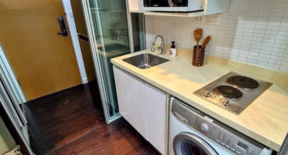 À vendre 1 chambre condo à Khlong Toei, Bangkok