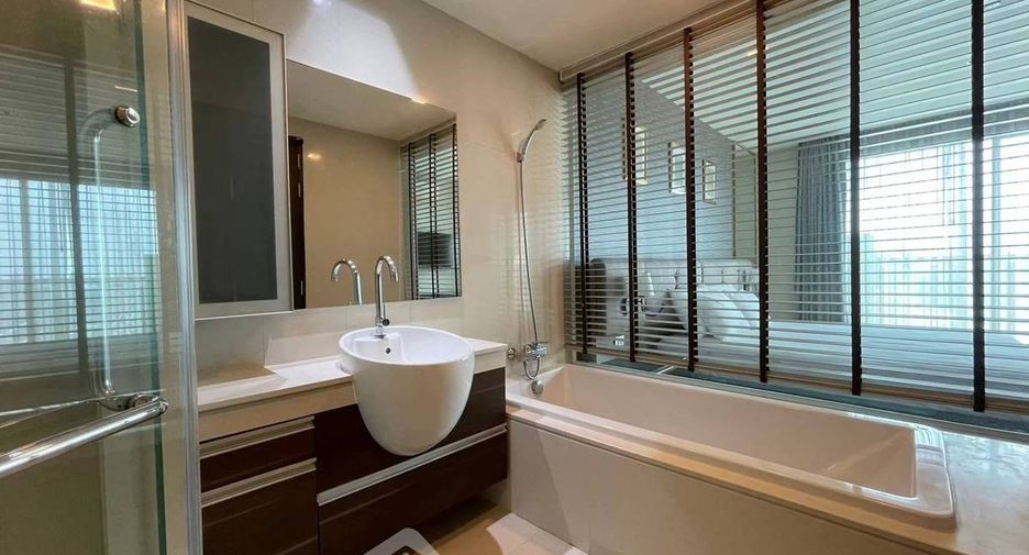 For sale 2 bedrooms condo in Khlong Toei, Bangkok
