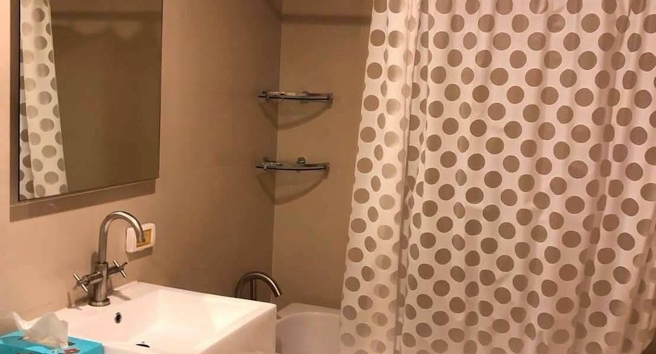 Condo en alquiler de 3 habitaciones en Khlong San, Bangkok