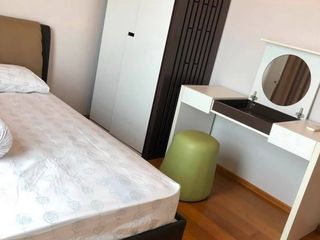 Condo en alquiler de 3 habitaciones en Khlong San, Bangkok