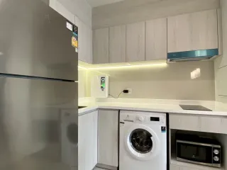 For rent 2 bedrooms condo in Pathum Wan, Bangkok