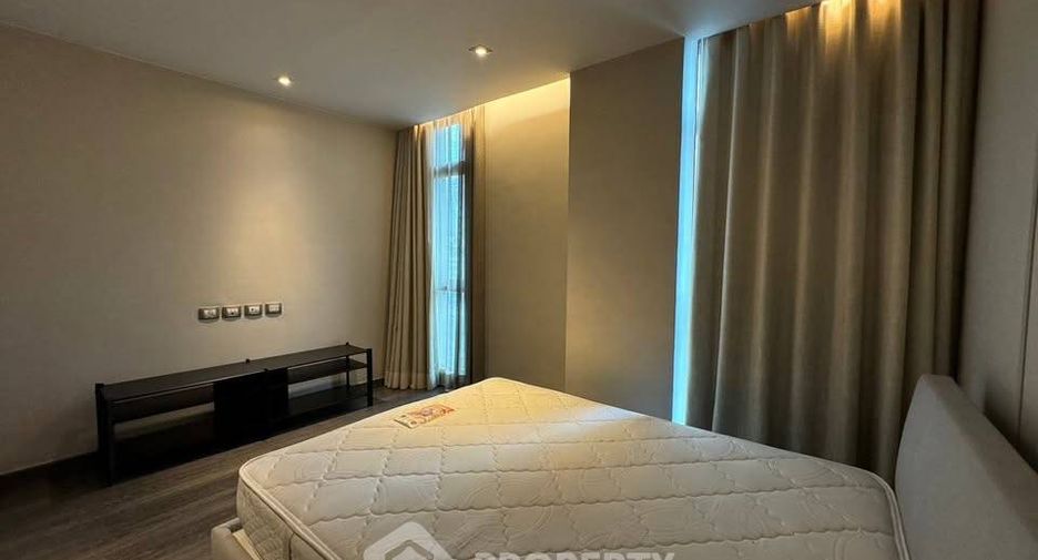 For rent 3 bedrooms condo in Khlong Toei, Bangkok