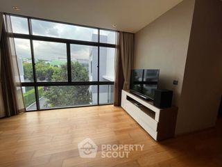 For rent and for sale 4 bedrooms house in Huai Khwang, Bangkok
