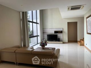 For rent and for sale 4 bedrooms house in Huai Khwang, Bangkok