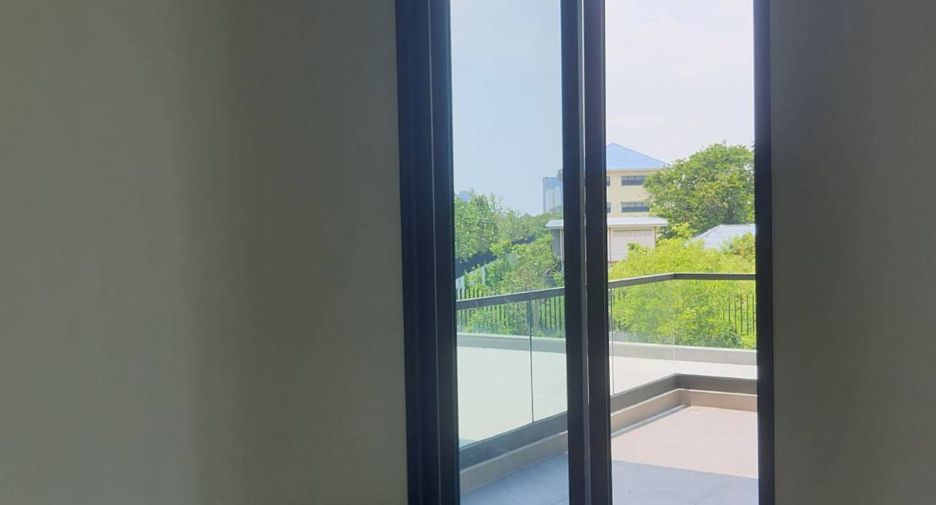 For rent and for sale 5 bedrooms house in Suan Luang, Bangkok
