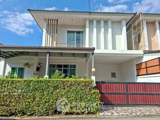 À louer et à vendre 4 chambres maison à Bang Lamung, Chonburi